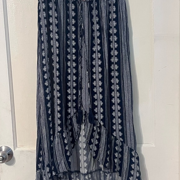 Band of Gypsies Dresses & Skirts - Band of Gypsies Navy and White Printed Ruffle Hem Maxi Skirt